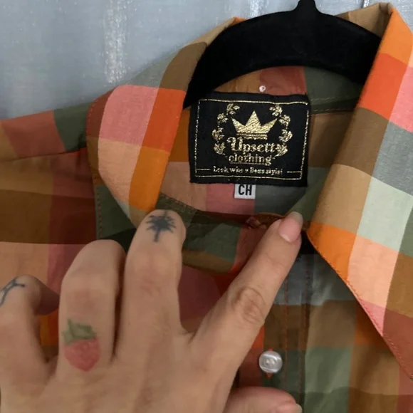 beagle collar plaid button up - Picture 5 of 7